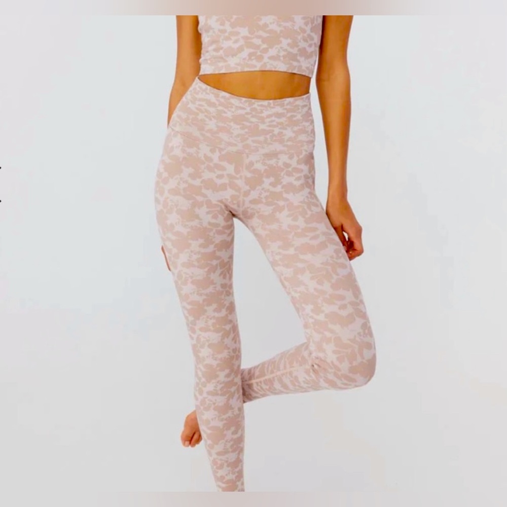 New with Tags.Size XS/S Spiritual Gangster Seamless Legging